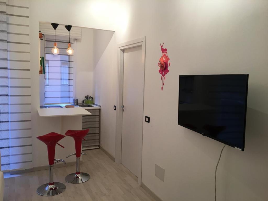 Milan Nice Flat In Red Metro Extérieur photo